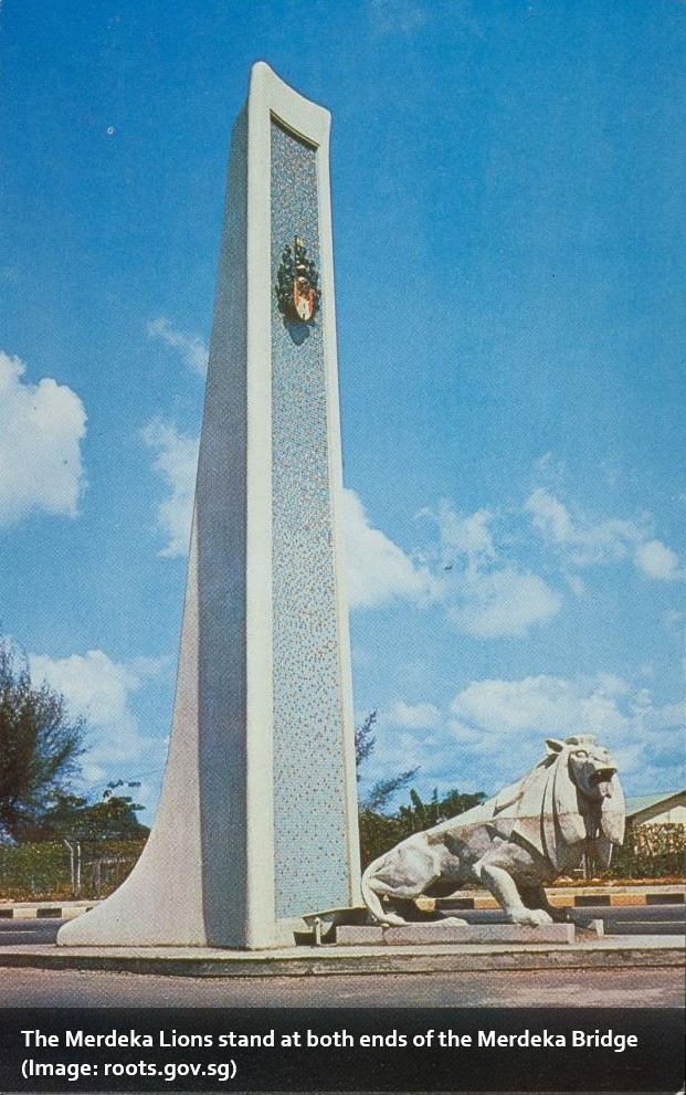 📷 3: The Merdeka Lions stand at both ends of the Merdeka Bridge (Roots.sg)